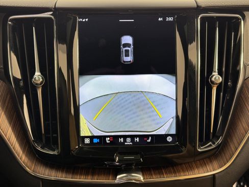 Used 2023 Volvo XC60 B5 Ultimate w/ Climate Package image 27