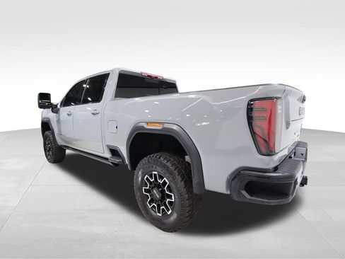 Used 2024 GMC Sierra 2500 AT4X AWD/4WD image 2
