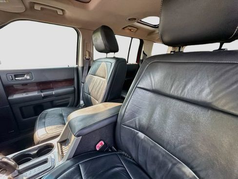 Used 2009 Ford Flex SEL FWD image 19