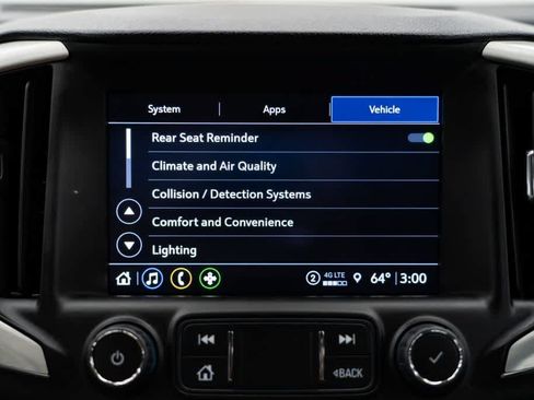 Used 2024 GMC Terrain SLT AWD/4WD image 18
