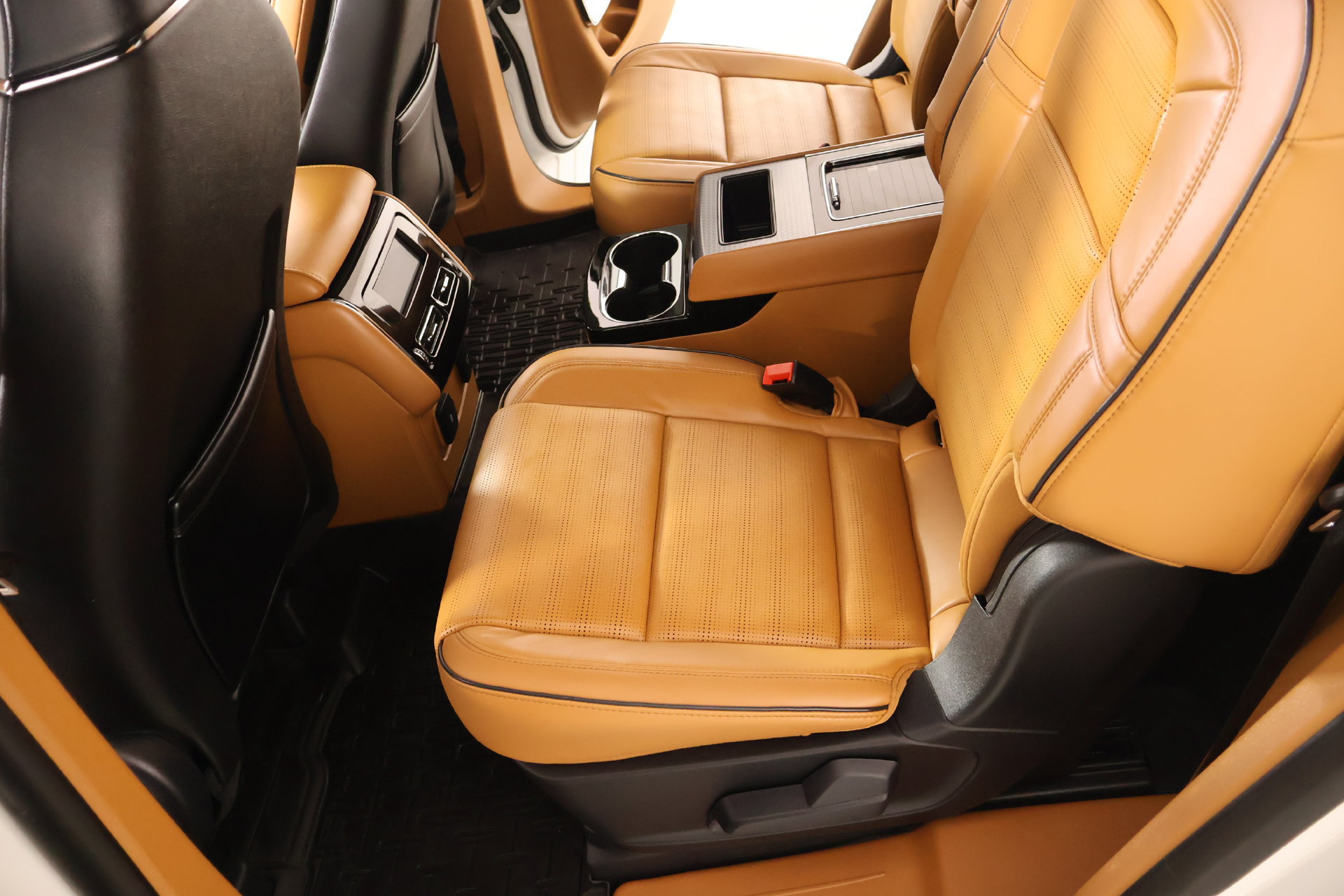 Certified 2025 Lincoln Aviator Black Label AWD/4WD image 12