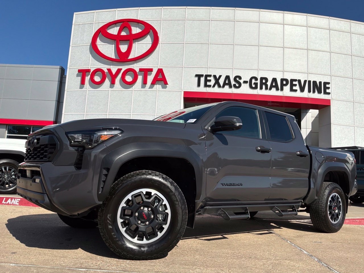 Used 2024 Toyota Tacoma TRD Off-Road w/ TRD Off Road Premium Package AWD/4WD image 2