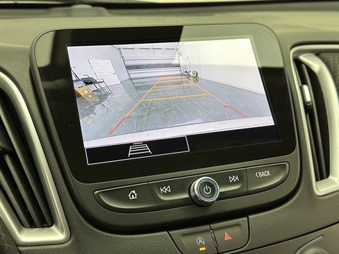 Used 2025 Chevrolet Malibu LT image 23