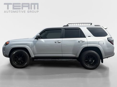 Used 2022 Toyota 4Runner SR5 Premium w/ Moonroof Package RWD image 4