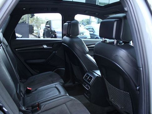 Used 2019 Audi SQ5 Prestige w/ Prestige Package image 23