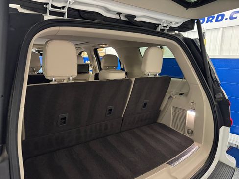 Used 2020 Lincoln Navigator Reserve w/ Equipment Group 208A Reserve AWD/4WD image 17