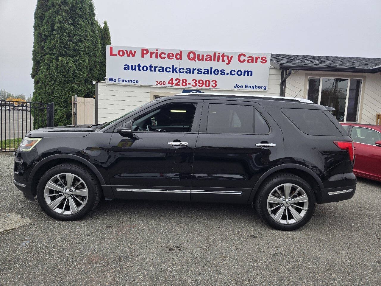 Used 2018 Ford Explorer Limited w/ Equipment Group 301A AWD/4WD image 2