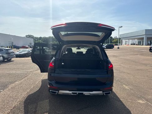 Used 2021 BMW X7 xDrive40i w/ Premium Package AWD/4WD image 9