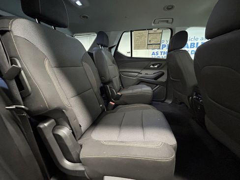 Used 2020 Chevrolet Traverse LT image 18