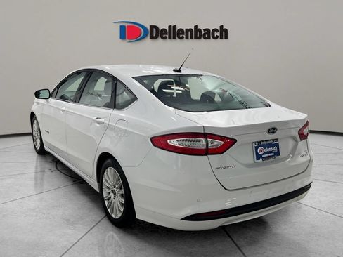Used 2015 Ford Fusion SE FWD image 3