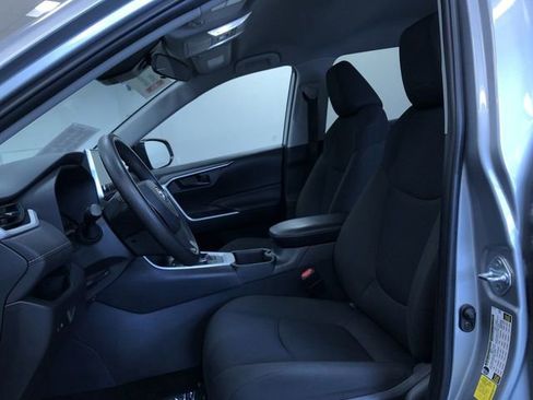 Certified 2025 Toyota RAV4 LE AWD/4WD image 18