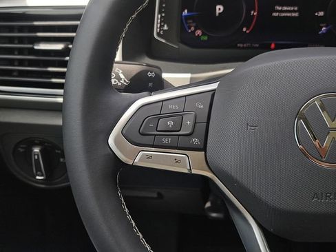 Used 2023 Volkswagen Atlas SEL AWD/4WD image 19