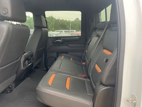 Used 2024 GMC Sierra 2500 AT4 w/ Technology Package AWD/4WD image 12