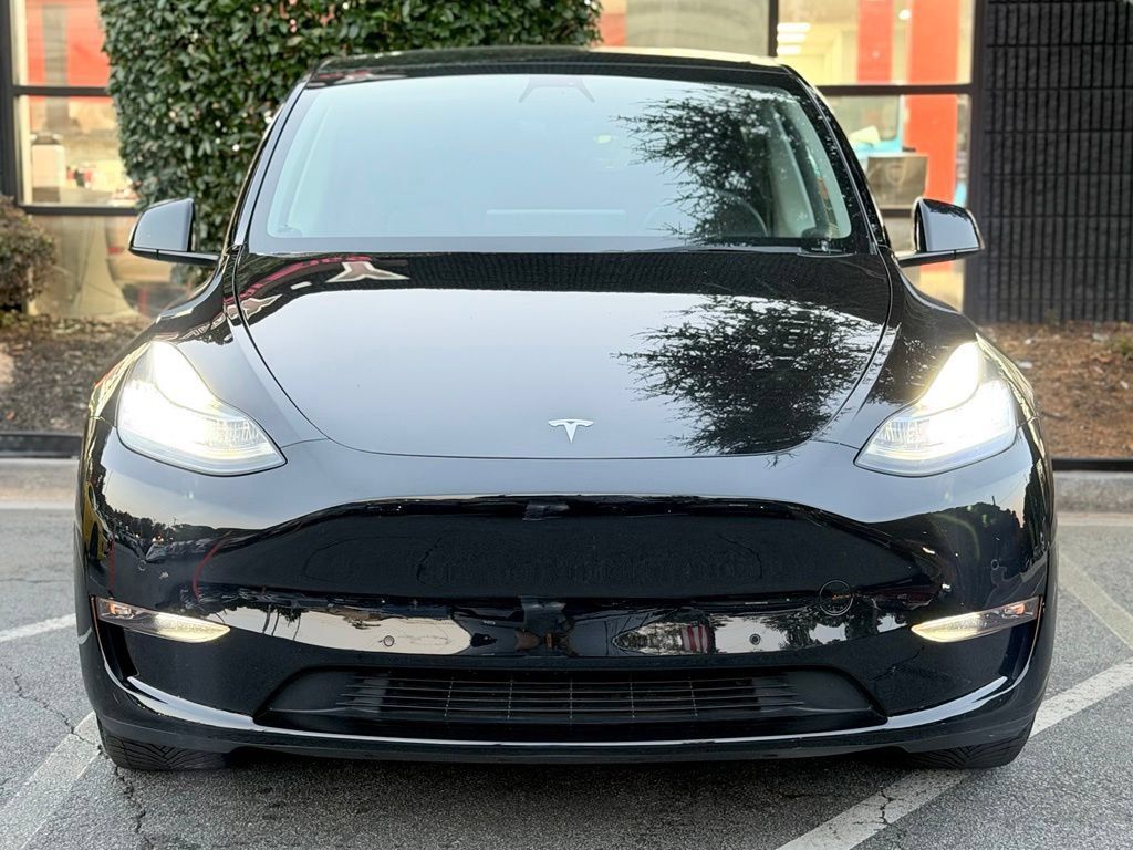 Used 2022 Tesla Model Y Long Range AWD/4WD image 3