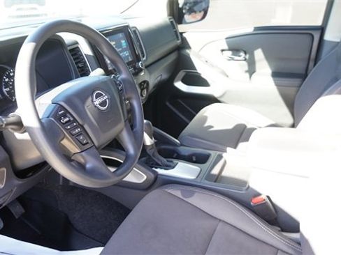 Used 2022 Nissan Frontier SV image 19