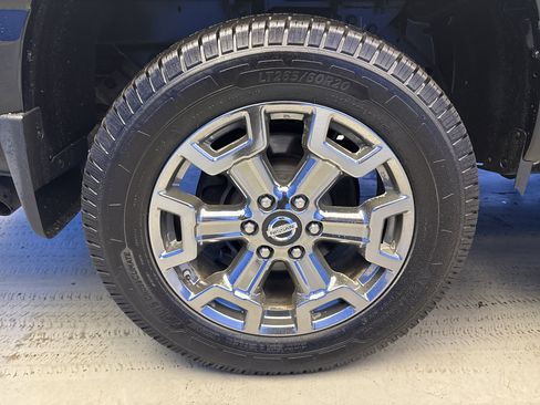 Used 2019 Nissan Titan SL w/ Chrome Package image 8