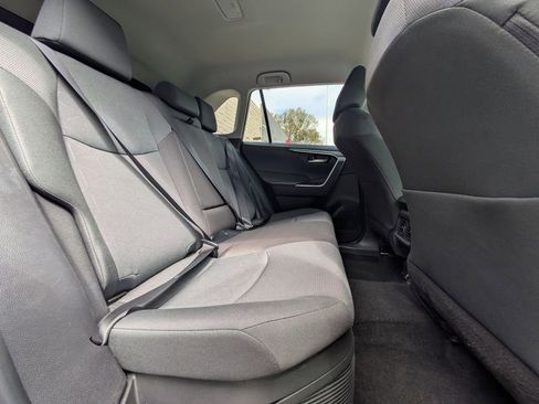 Used 2025 Toyota RAV4 XLE image 31