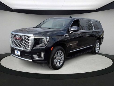 Used 2024 GMC Yukon XL Denali image 4