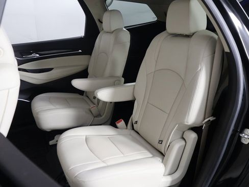 Used 2023 Buick Enclave Essence AWD/4WD image 33