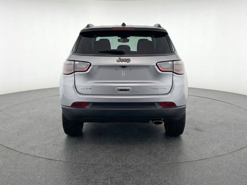Used 2025 Jeep Compass Trailhawk AWD/4WD image 6