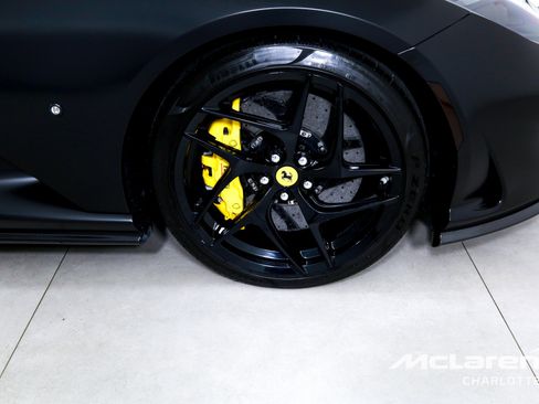 Used 2018 Ferrari 812 Superfast RWD image 25