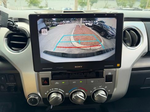 Used 2019 Toyota Tundra SR5 w/ SR5 Upgrade Package AWD/4WD image 31