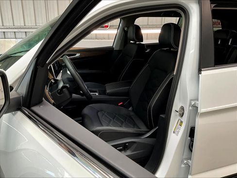 New 2026 Volkswagen Atlas SE image 11