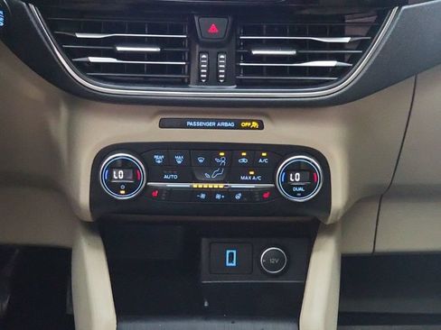 Used 2020 Ford Escape Titanium w/ Titanium Premium Package 2.0 FWD image 22