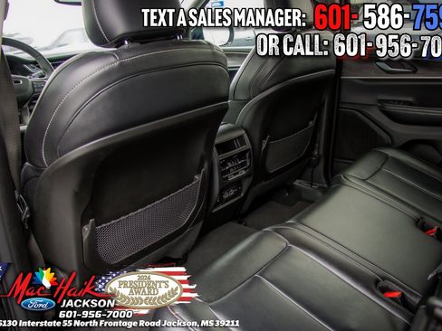 Used 2023 Jeep Grand Cherokee Limited image 9