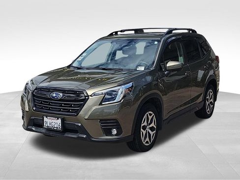 Used 2024 Subaru Forester Premium AWD/4WD image 7