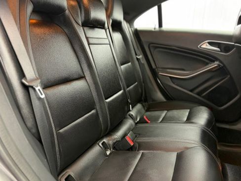 Used 2019 Mercedes-Benz CLA 250 4MATIC w/ Multimedia Package image 18