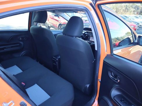 Used 2018 Toyota Prius C Two image 18