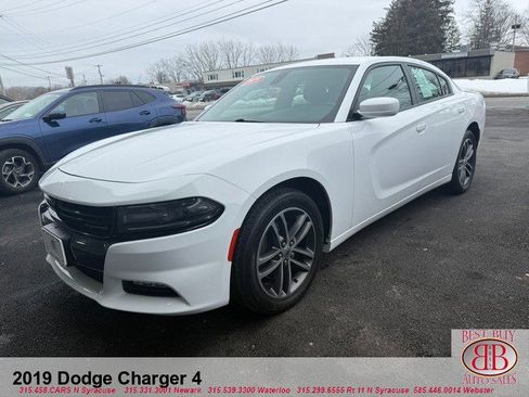 Used 2019 Dodge Charger SXT w/ Driver Confidence Group image 6