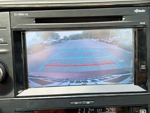 Used 2018 Toyota Avalon XLE Premium w/ All Weather Liner Package FWD image 16