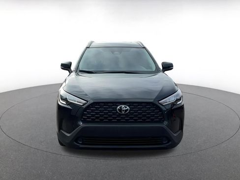 Used 2025 Toyota Corolla Cross LE image 4