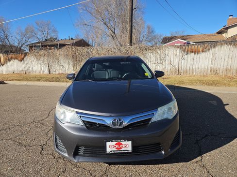 Used 2014 Toyota Camry LE image 6