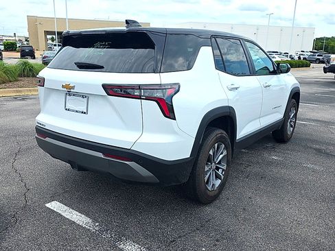 Used 2025 Chevrolet Equinox LT FWD image 10
