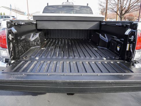 Used 2023 Toyota Tacoma TRD Off-Road image 15