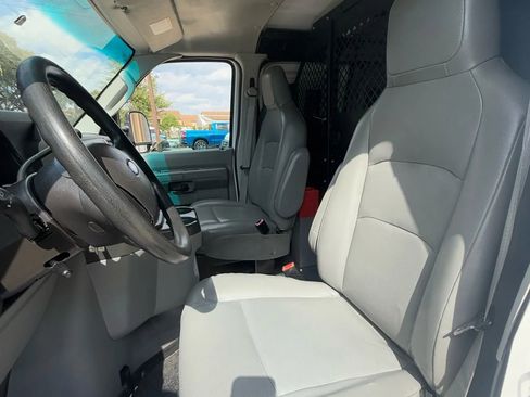 Used 2011 Ford E-250 and Econoline 250 Extended w/ PWR Group image 12