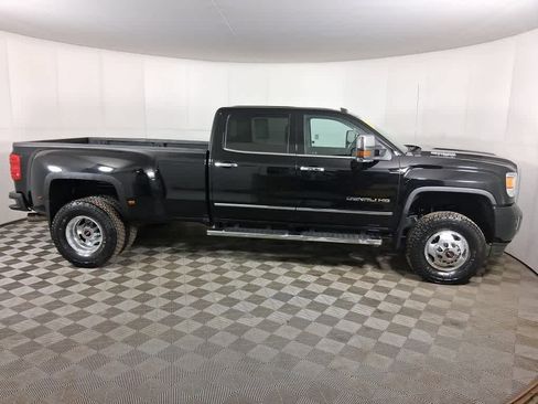Used 2019 GMC Sierra 3500 Denali w/ Duramax Plus Package image 16