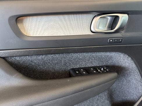 Certified 2025 Volvo XC40 B5 Plus image 10