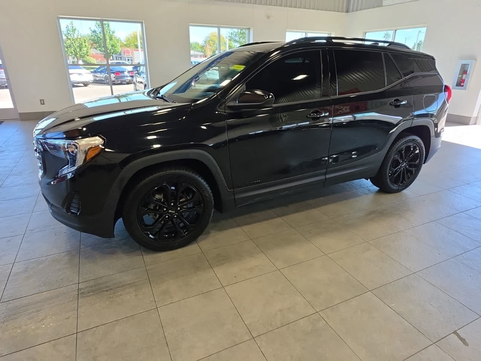 Used 2020 GMC Terrain SLE w/ Driver Convenience Package FWD image 14