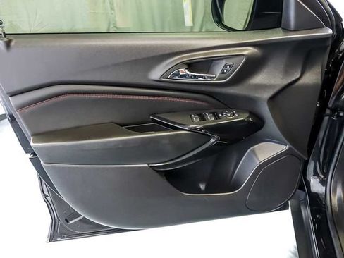 Used 2025 Chevrolet Trax RS w/ Driver Confidence Package FWD image 25