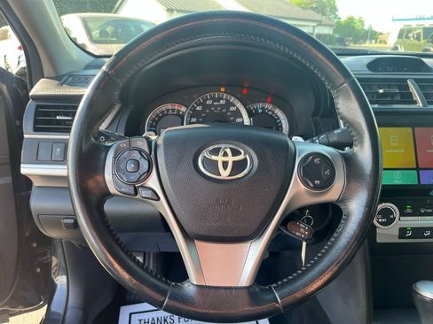Used 2014 Toyota Camry SE FWD image 10