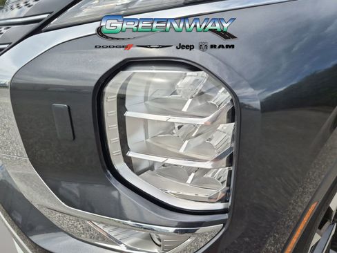 Used 2024 Mitsubishi Outlander SE AWD/4WD image 29