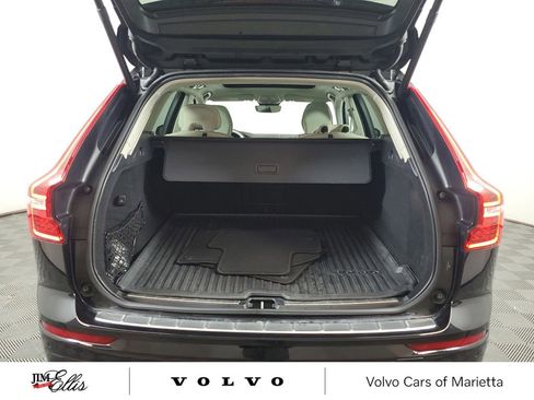 Used 2023 Volvo XC60 B5 Ultimate w/ Protection Package Premier image 10