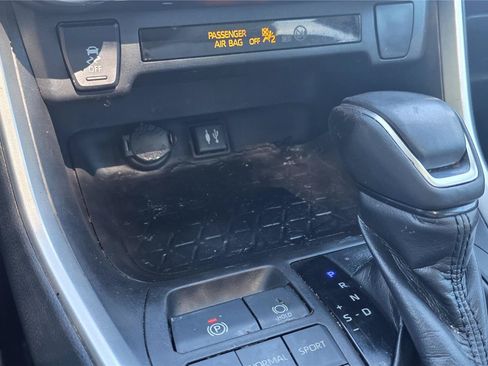 Used 2019 Toyota RAV4 XLE Premium w/ Carpet Mat Package FWD image 19