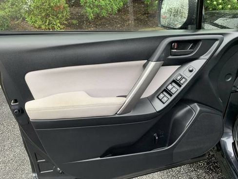Used 2015 Subaru Forester 2.5i Premium w/ All-Weather Package AWD/4WD image 17