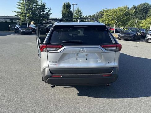 Used 2025 Toyota RAV4 XLE AWD/4WD image 6