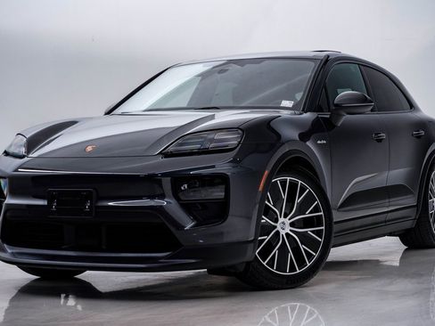 Certified 2025 Porsche Macan Electric image 1